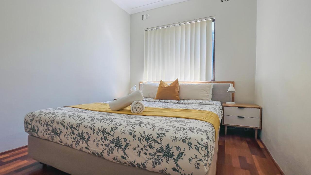 Апартаменти Carlton 3 Beds Unit - Free Parking Сідней Екстер'єр фото