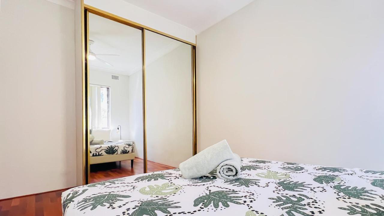 Апартаменти Carlton 3 Beds Unit - Free Parking Сідней Екстер'єр фото